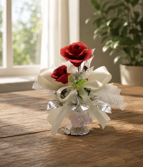 Bomboniera con rose rosse in porcellana