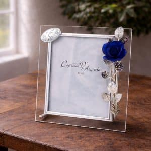 Cornice nozze d'argento con rosa blu