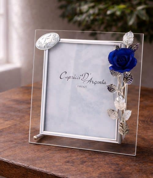 Cornice nozze d'argento con rosa blu
