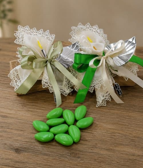 Bomboniera nozze di smeraldo con calla in vetro soffiato e argento
