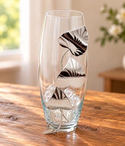 Vaso con foglie in argento