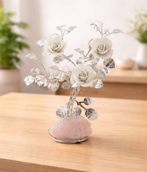 albero decorativo con rose in porcellana bianca