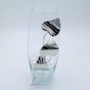 Vaso con tralcio di foglie in argento