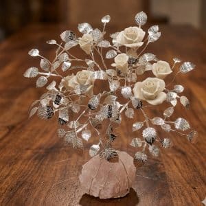 Albero decorativo con rose in porcellana