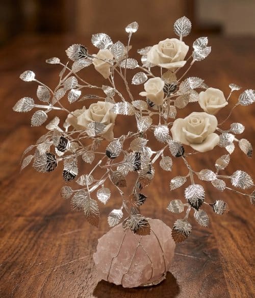 Albero decorativo con rose in porcellana
