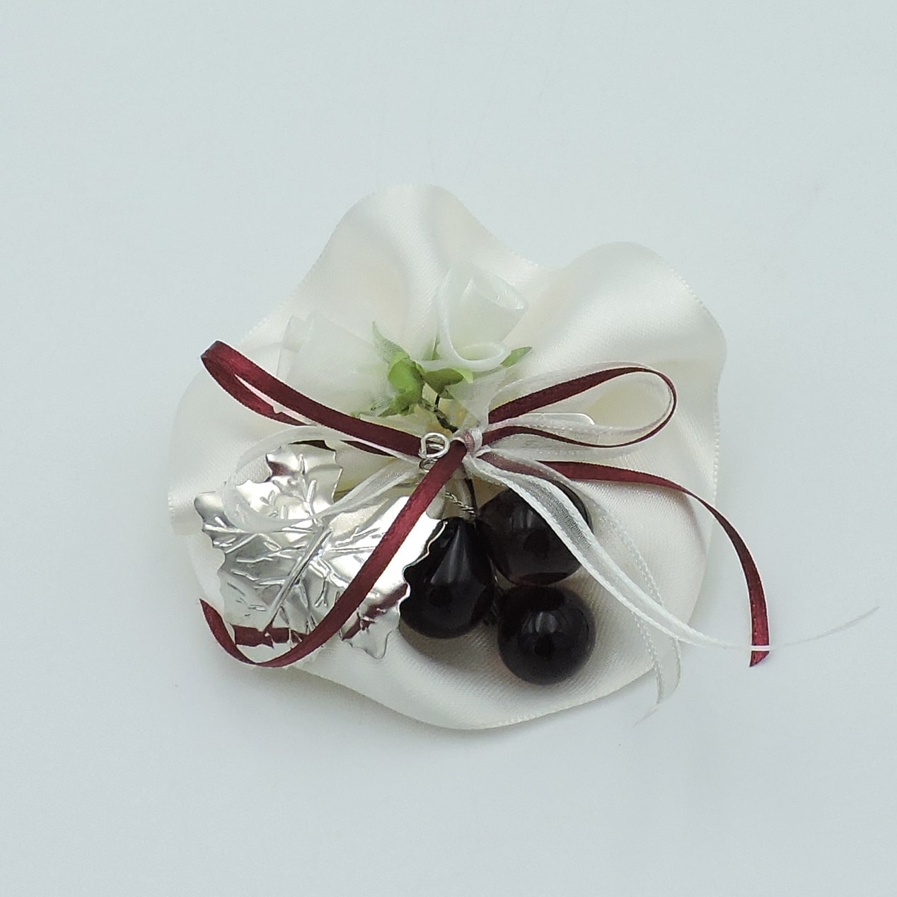 Bomboniera cresima con uva in vetro e foglia in argento