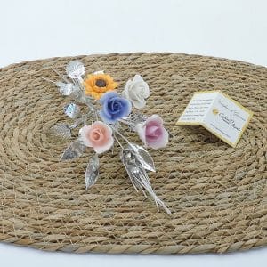 Bouquet di fiori in porcellana