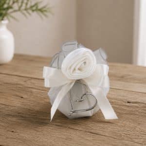 Bomboniera romantica con cuore in argento