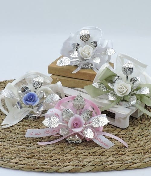 Bomboniera con rosa capodimonte e argento