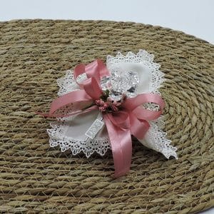 Bomboniera con incisione e fiore in cristallo