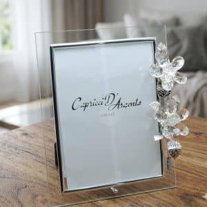Cornice con fiori in cristallo