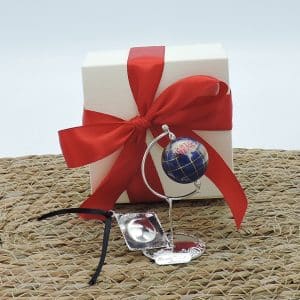 bomboniera laurea con tocco e mappamondo