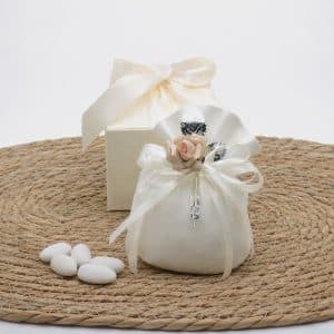 Bomboniera Comunione Bambina con rosa in porcellana