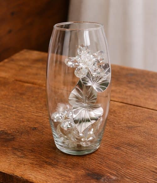 Idea regalo con vaso con fiore decorativo