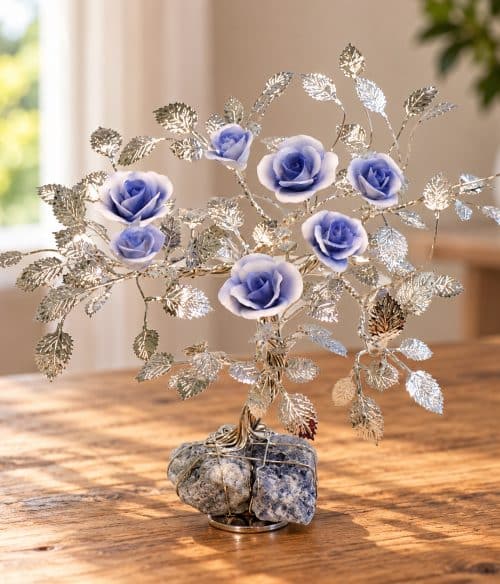 Regalo personalizzabile con albero decorativo con rose blu su quarzo blu